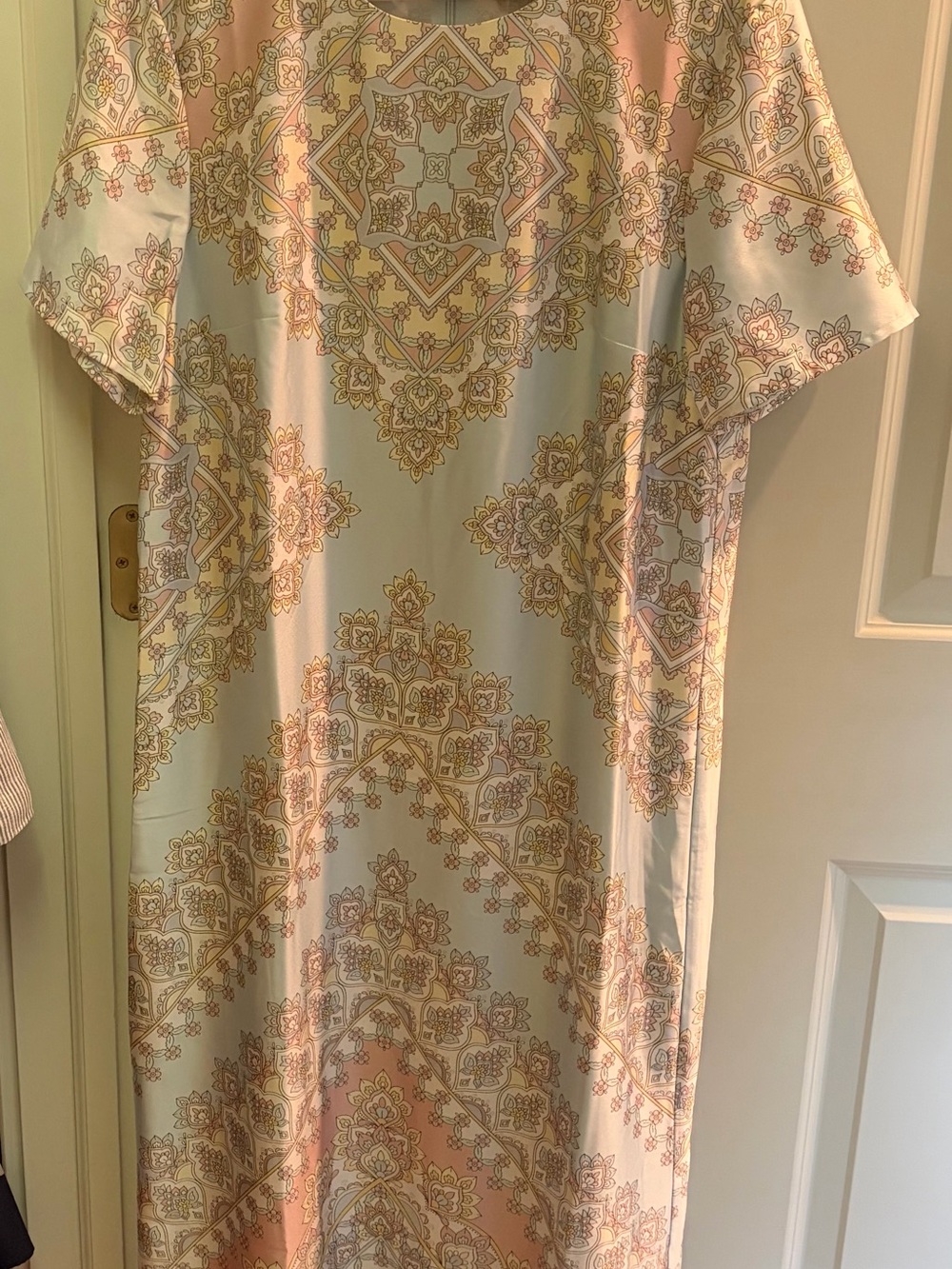Ann Taylor Cream and Pink Paisley Maxi Dress